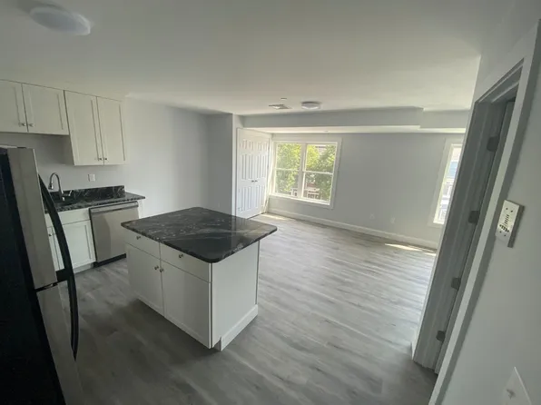 57 Wharf St Suite 2E, Salem, MA 01970
