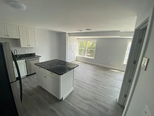 57 Wharf St #2E Photo 1