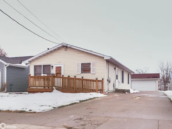 1109 9th Ave E, Oskaloosa, IA 52577
