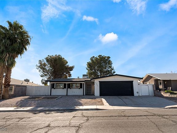 3rd image of 4461 Bennett Dr