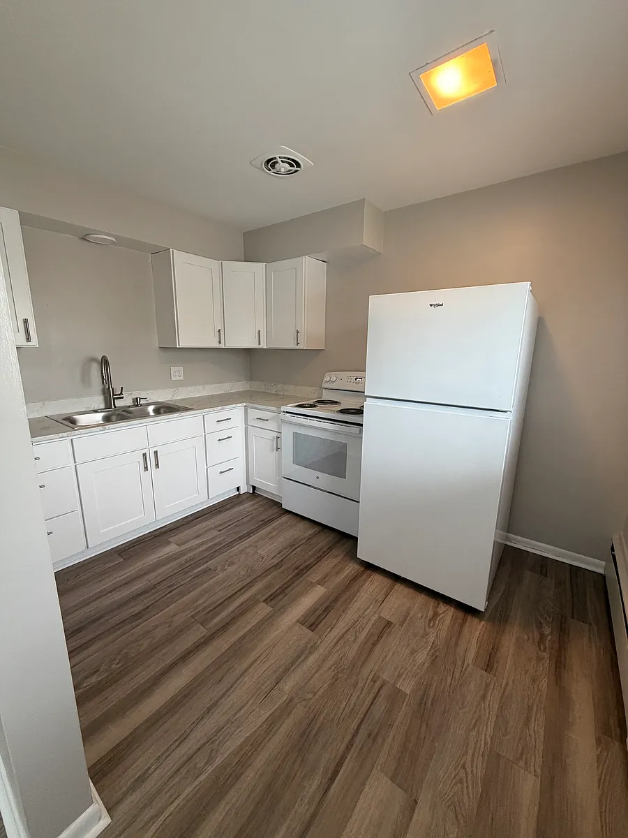 Building Photo - 740 Edgemont Blvd #9