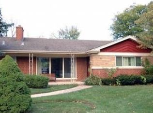 6906 N Keating Ave, Lincolnwood, IL
