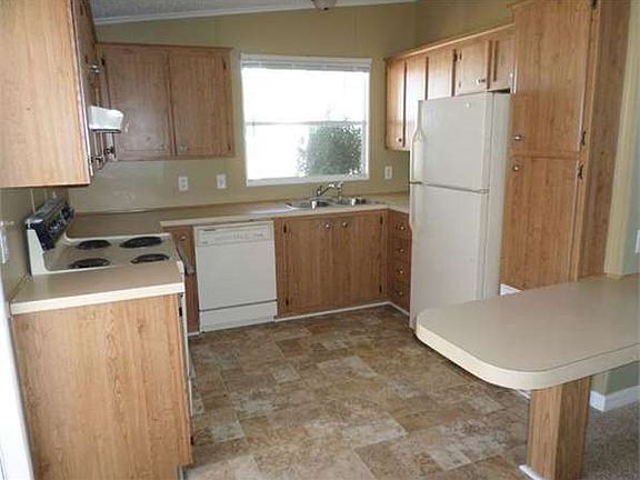 3rd image of 9521 Cypress Lakes Dr