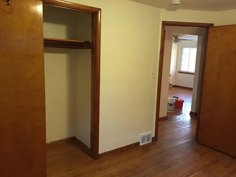 210 Marion Ave — Photo 15