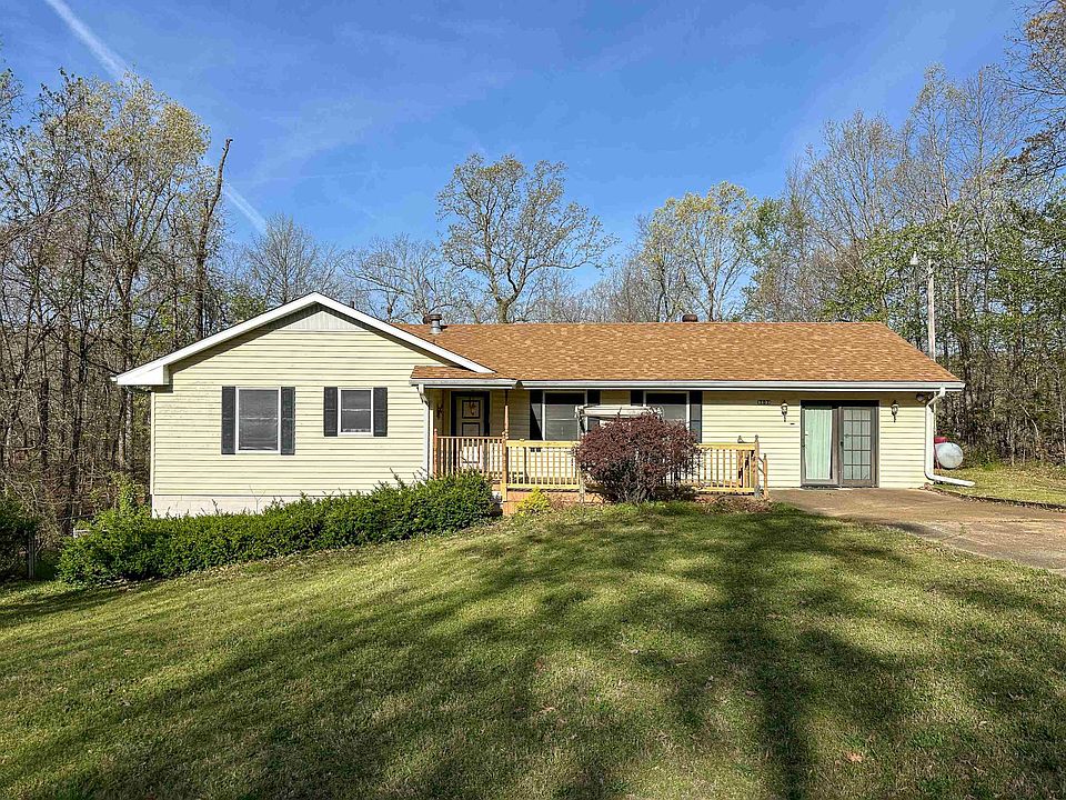 1st image of 707 Pony Ln
