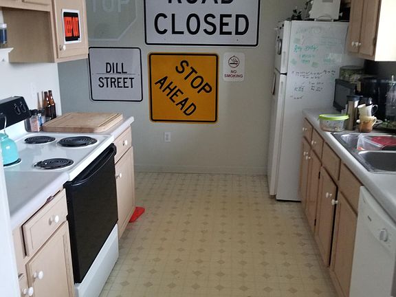 3rd image of 1526 W University Ave