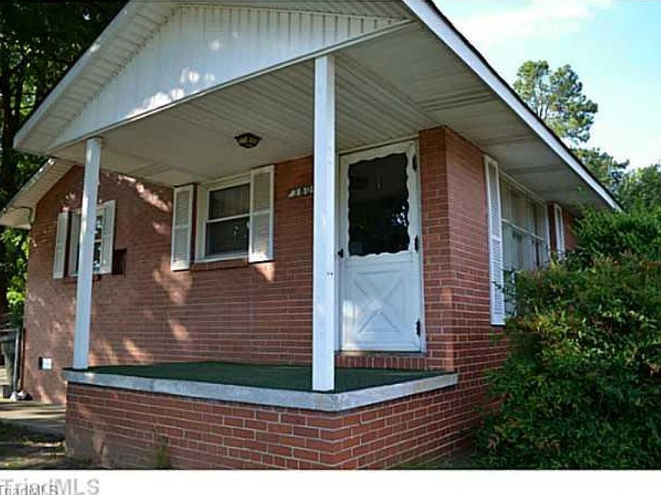2nd image of 3800 Gentry St