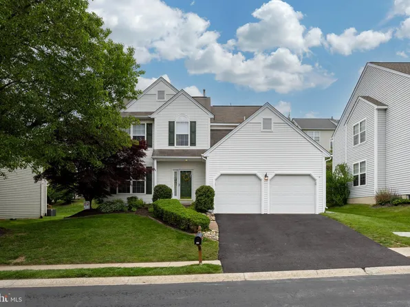 512 Larkins Bridge Dr, Downingtown, PA 19335
