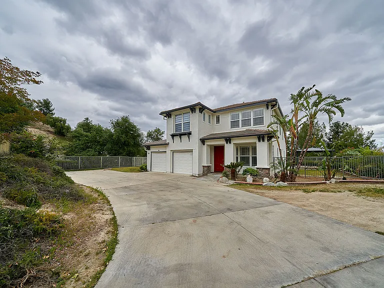 7455 Chanteclair Ct — Photo 2