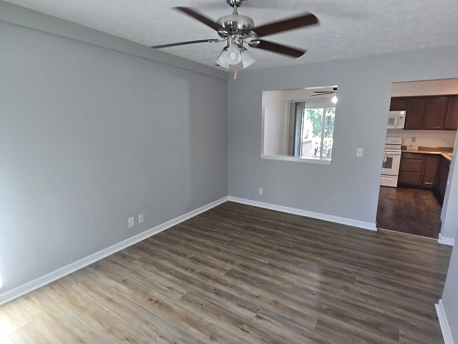 2706 Bryan Ave — Photo 3