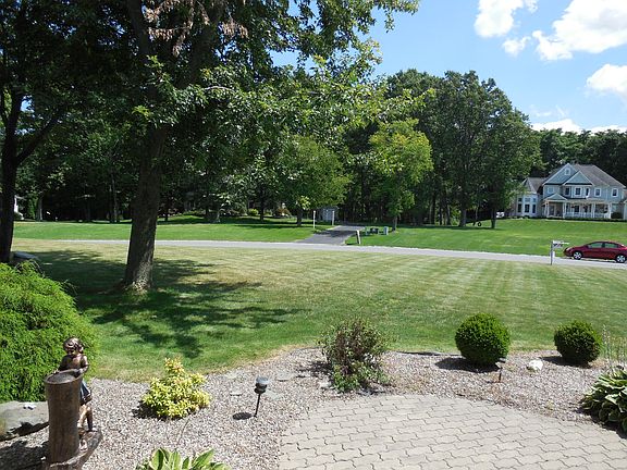 FRONT WALKWAY