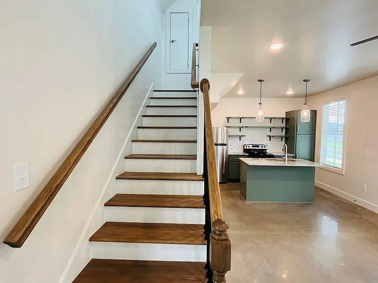 705 Jefferson St — Photo 20