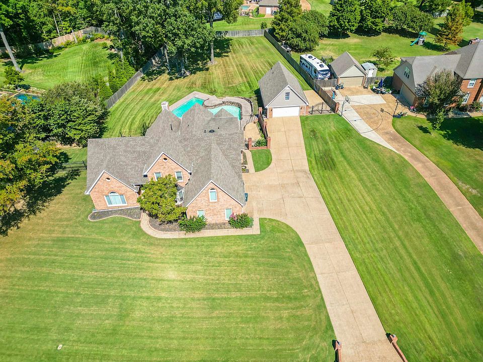 1st image of 3567 Davieshire Dr