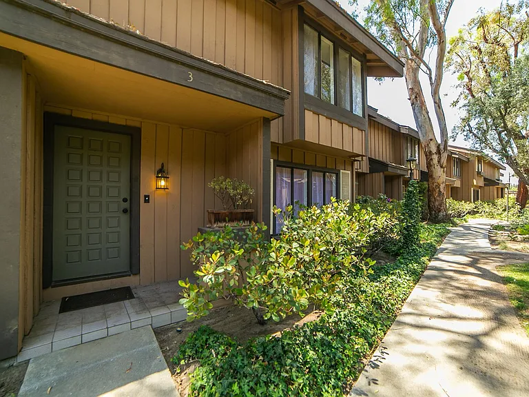 9743 Reseda Blvd #3 — Photo 14