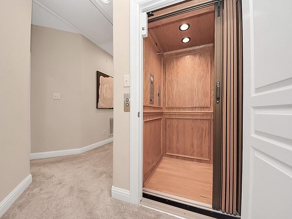 2nd image of 32 Versante Ct