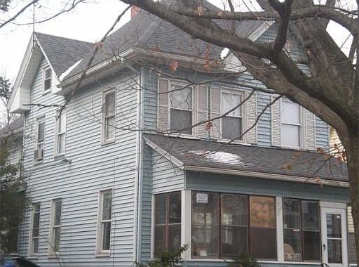 2nd image of 138 Catharine St