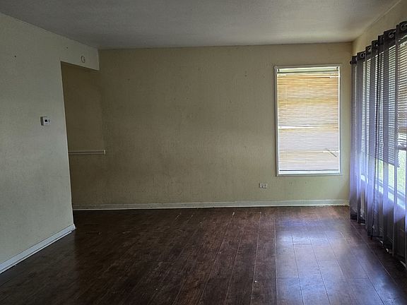 3rd image of 15904 Drexel Ave
