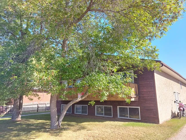 3 Bedroom 4-Plex Located in Normandeau — Photo 4