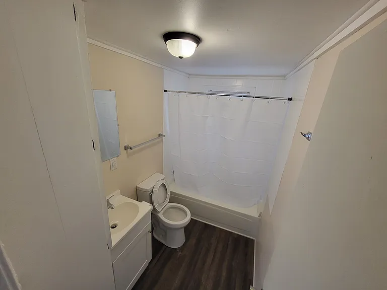 105 Baxter St — Photo 9
