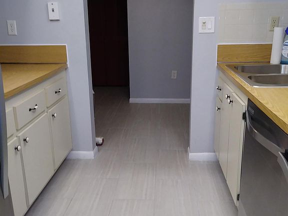 5th image of 8600 NW 34th Pl APT B208