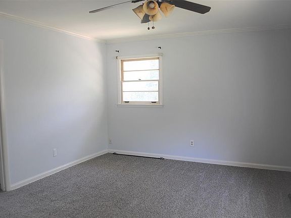 3rd image of 104 E Salem Dr