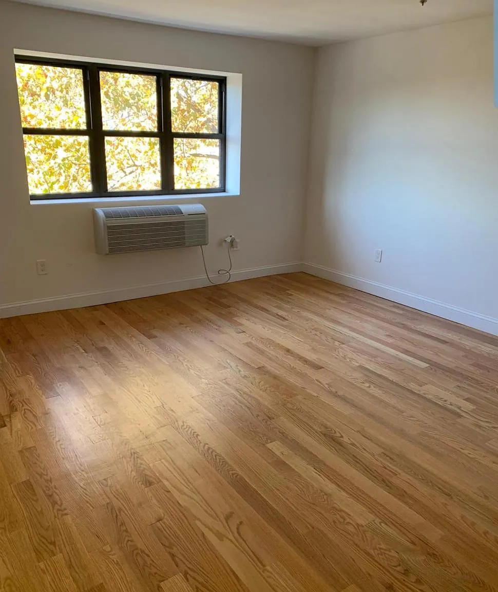 Studio, 650 sqft, $1,639 — Photo 3