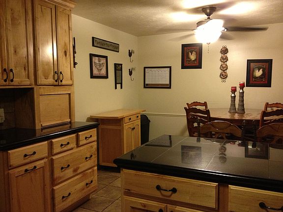 3rd image of 500 Upland Dr