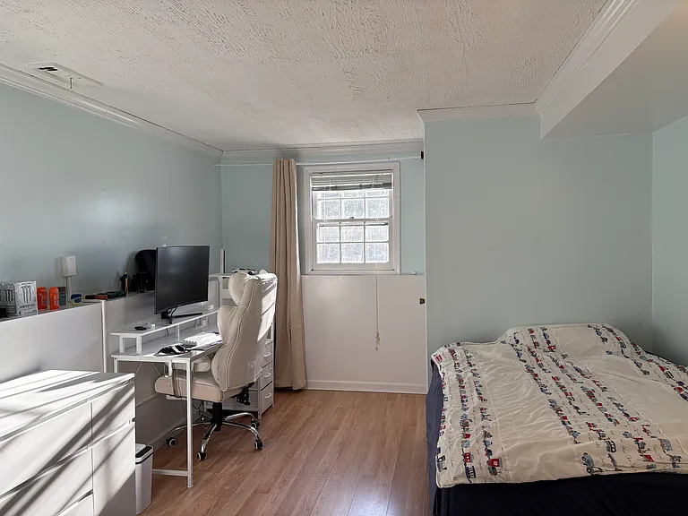 52 Oakwood Ave — Photo 17