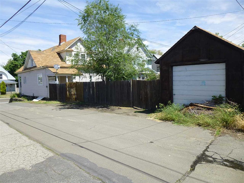 2nd image of 911 W Maxwell Ave