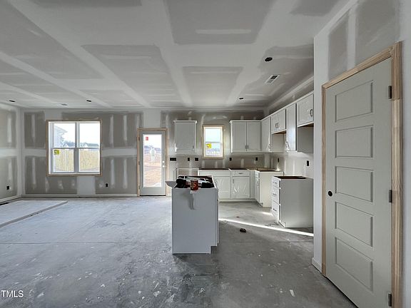 3rd image of 544 Sturgeon St
