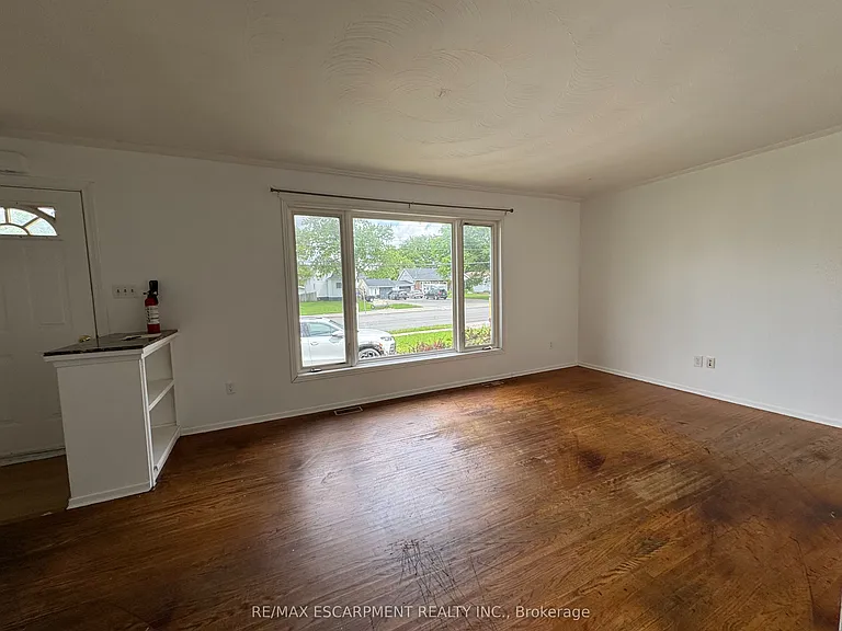 928 Upper Gage Ave — Photo 2