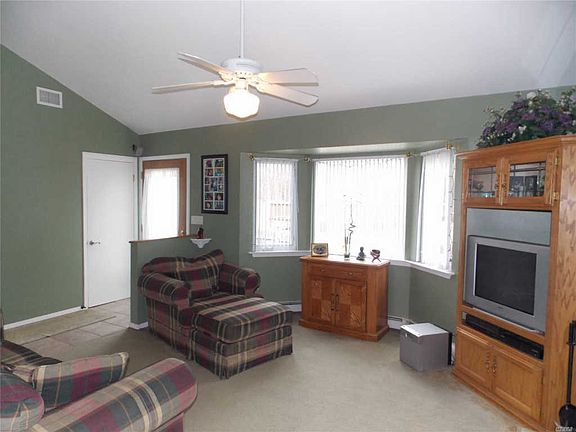 3rd image of 20 Sterling Ave