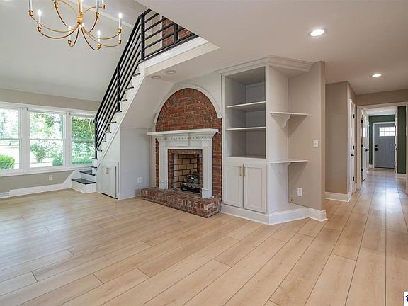 5th image of 119 Fairway Dr
