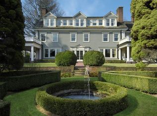 687 Smith Ridge Rd, New Canaan, CT 06840