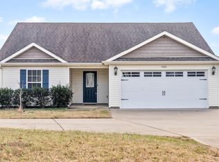 935 Hugh Hunter Rd, Oak Grove, KY 42262