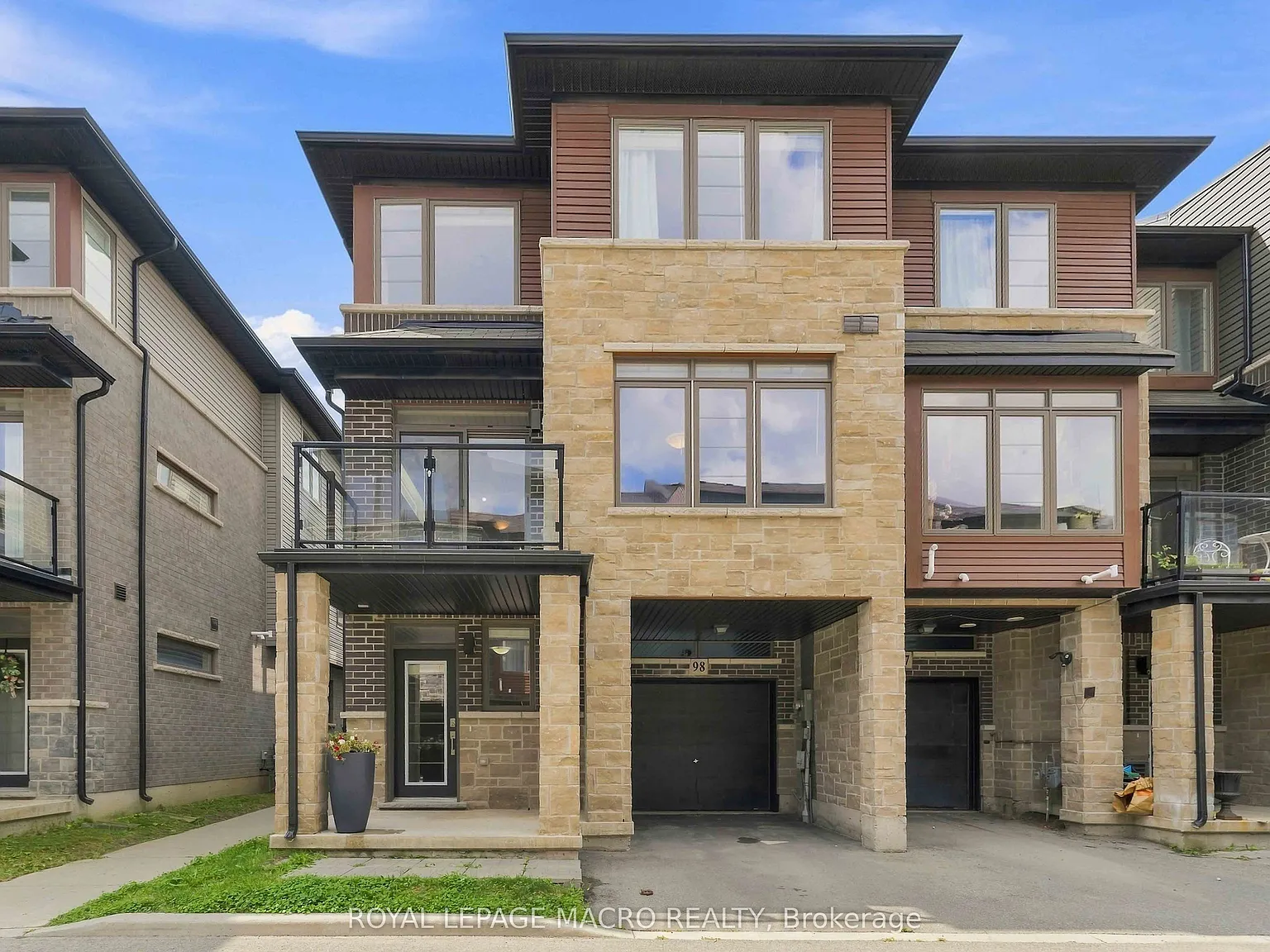 3 bed, $2,800 — Photo 1