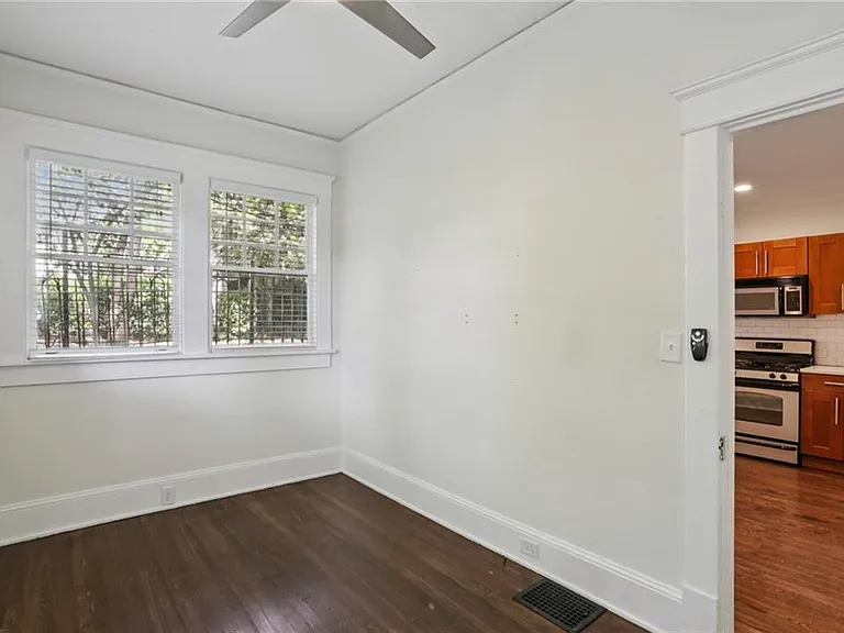 385 10th St NE — Photo 11