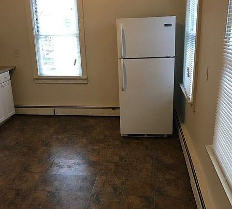 3rd image of 657 Winchester Ave #2