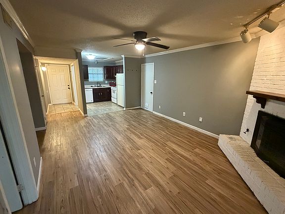 4th image of 53 Oak Forest Pl