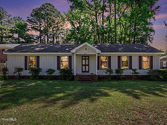 2nd image of 1205 Niblick Drive