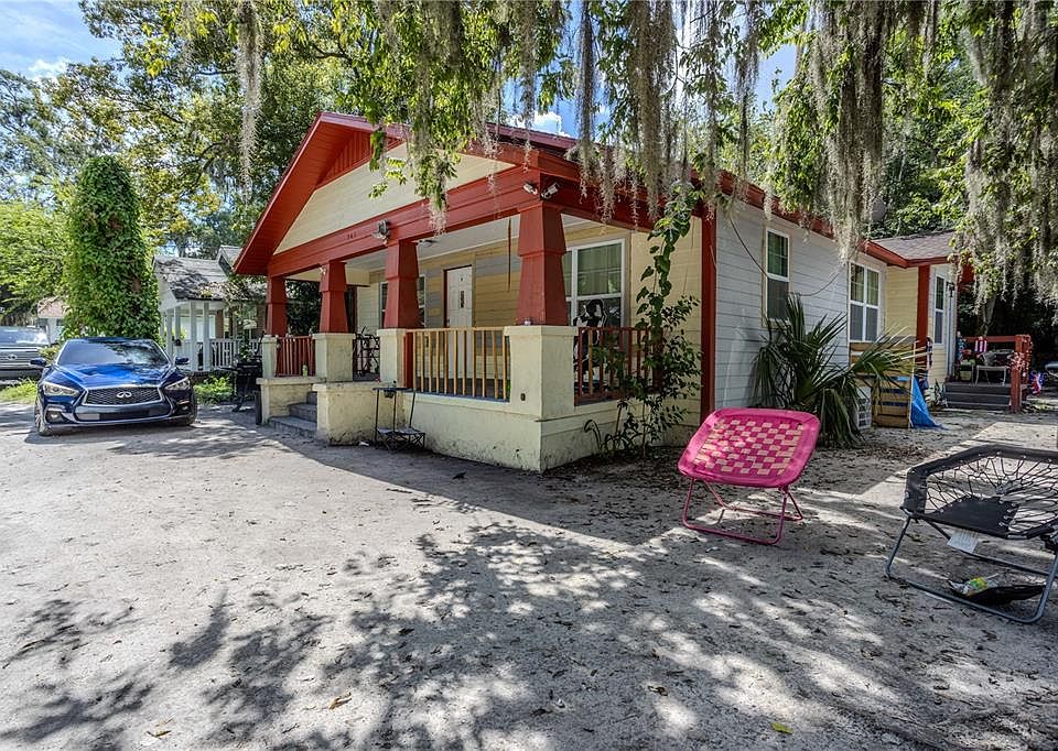 1st image of 907 NW 4TH PLACE