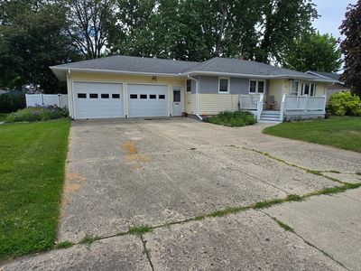 1106 6th Ave SW, Pipestone, MN, 56164