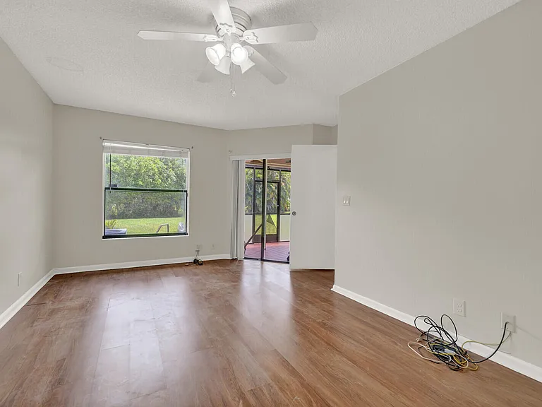 6371 Toulon Dr — Photo 18