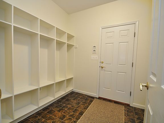 4th image of 20 Ivy Creek Ln