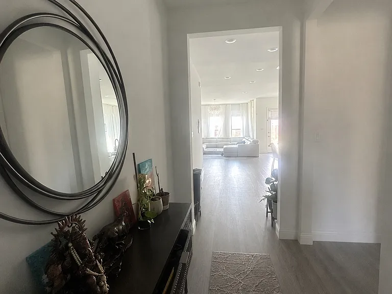 1516 White Water Way — Photo 32