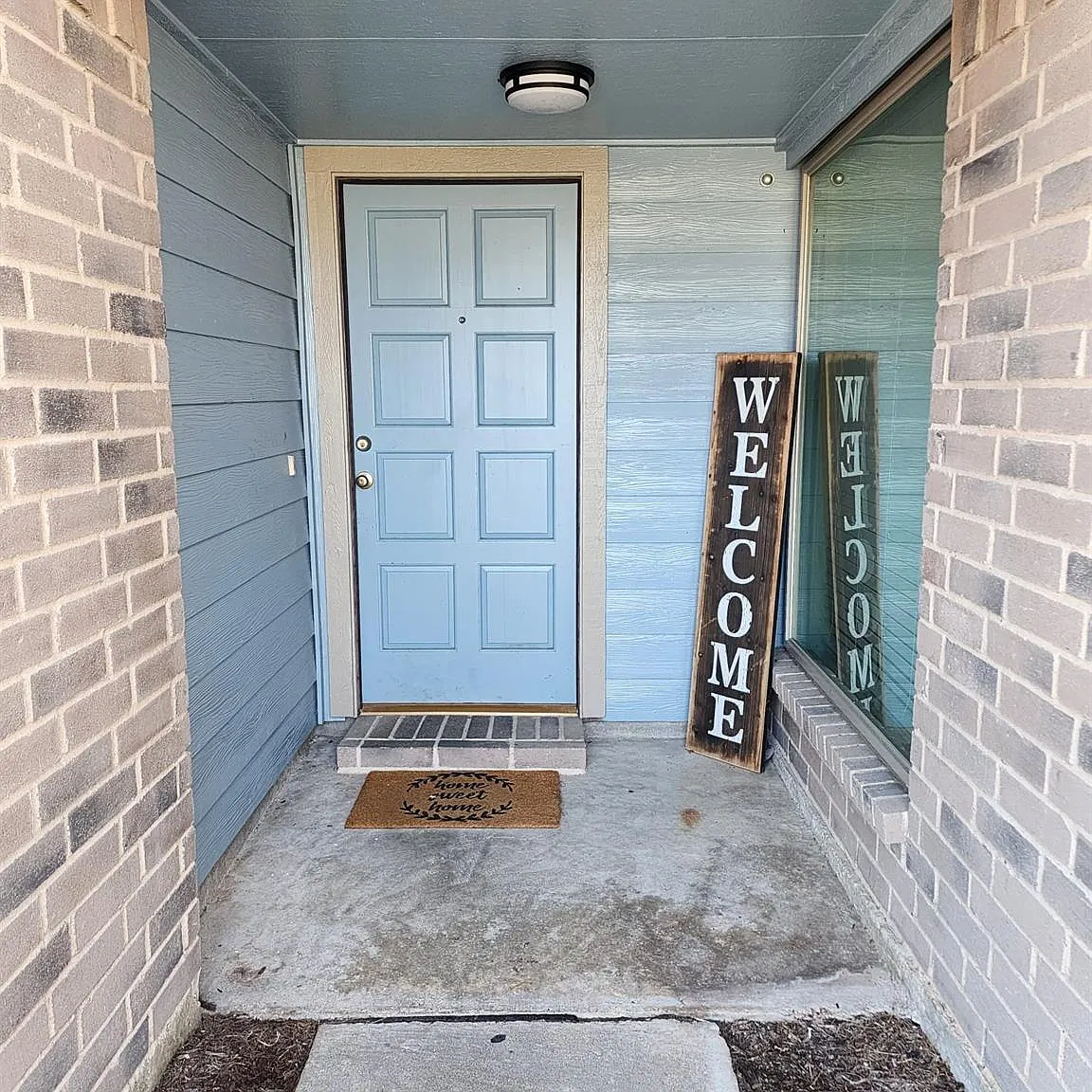 3 bed, 2.0 bath, 1330 sqft, $2,200 — Photo 2