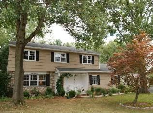 1935 Deerfield Dr, Lansdale, PA 19446