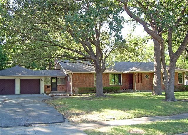 1st image of 9806 Kilarney Dr