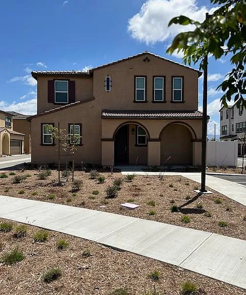 28109 Ashtree St — Photo 1