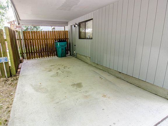 3rd image of 2405 NE 94th St